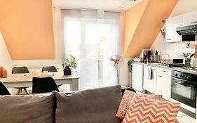 Eigenes Apartment im Herzen der Stadt mit Balkon und WLAN III